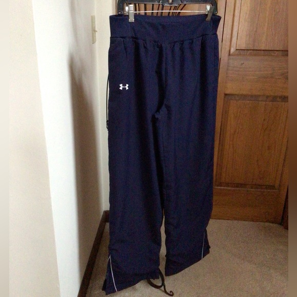 Under Armours track Pants, Medium, Navy - Picture 3 of 8